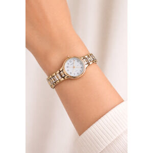 Timex Carriage Women's quartz watch Vintage New Battery 6-inch bracelet